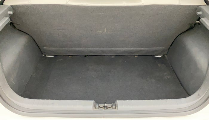 2019 Hyundai GRAND I10 NIOS SPORTZ AMT 1.2 KAPPA VTVT, Petrol, Automatic, 41,964 km, Dicky (Boot door) - Parcel tray missing