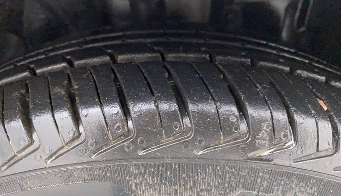 2019 Datsun Redi Go A, Petrol, Manual, 7,710 km, Right Front Tyre Tread