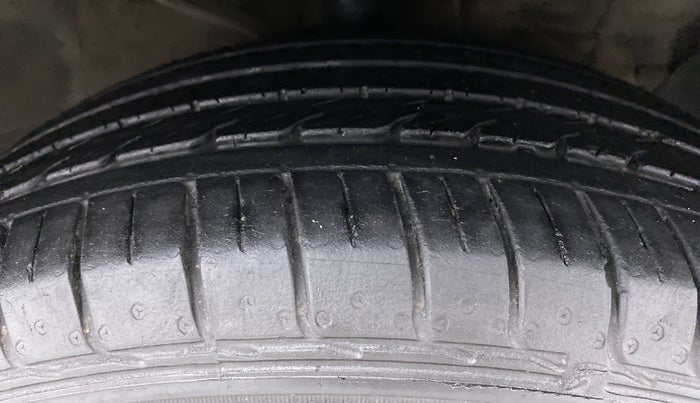 2015 Hyundai Creta 1.6 SX CRDI, Diesel, Manual, 74,767 km, Right Front Tyre Tread