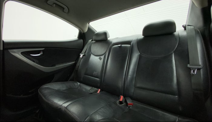 2015 Hyundai New Elantra 1.6 SX AT DIESEL, Diesel, Automatic, 1,07,335 km, Right Side Rear Door Cabin