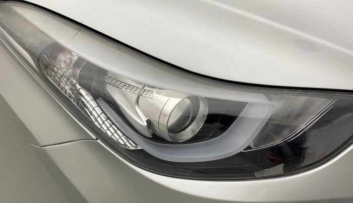 2015 Hyundai New Elantra 1.6 SX AT DIESEL, Diesel, Automatic, 1,07,335 km, Right headlight - Faded