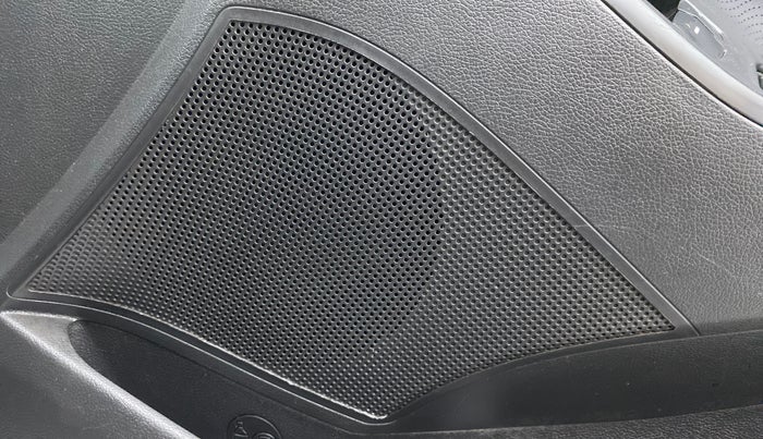 2015 Hyundai New Elantra 1.6 SX AT DIESEL, Diesel, Automatic, 1,07,335 km, Speaker