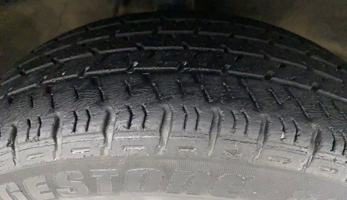 2015 Maruti Alto K10 VXI, Petrol, Manual, 70,158 km, Right Front Tyre Tread