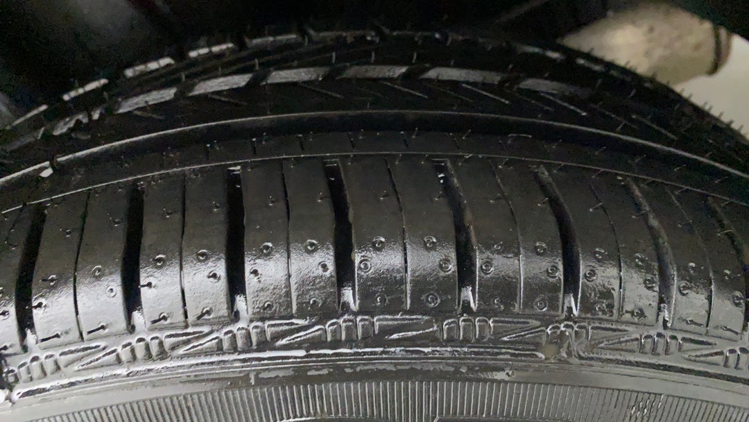 Left Front Tyre Tread