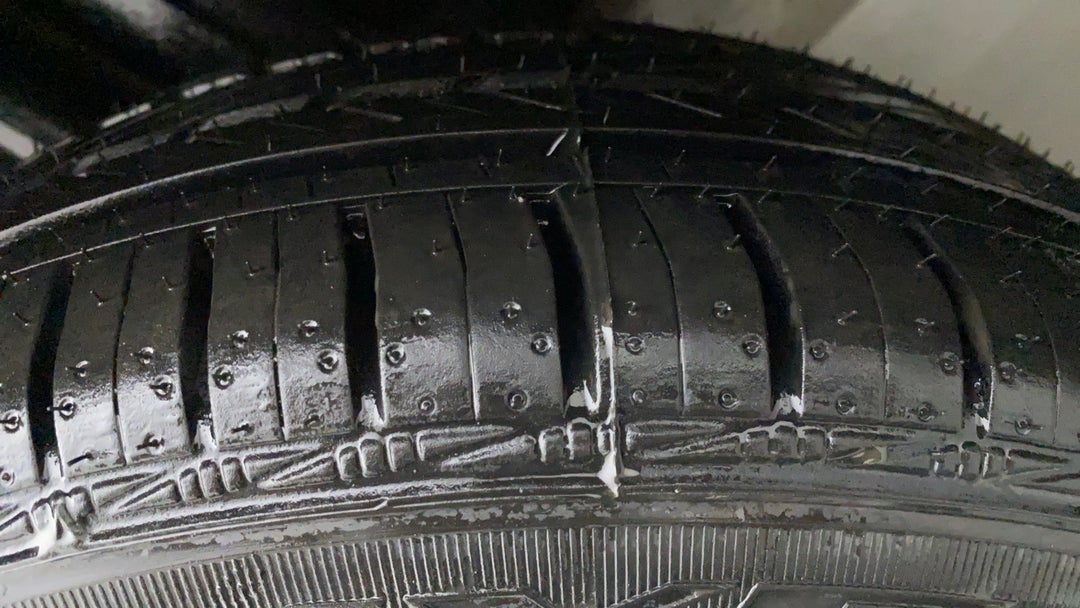 Left Rear Tyre Tread