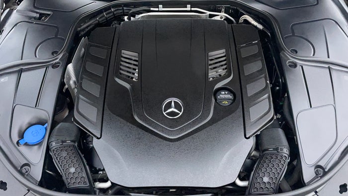 Mercedes Benz S 560-Engine Bonet View