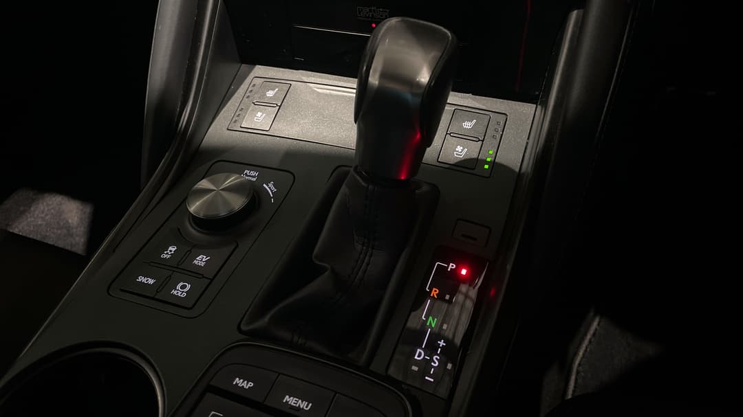 2021 Lexus Is300h Luxury Hybrid, Automatic, 55715 km, Gear Lever 