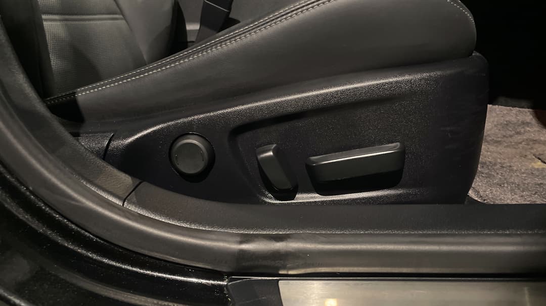 2021 Lexus Is300h Luxury Hybrid, Automatic, 55715 km, Drivers Side Adjustment Panel