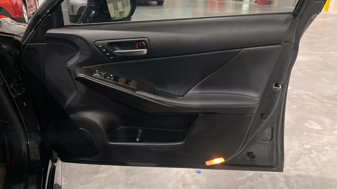 2021 Lexus Is300h Luxury Hybrid, Automatic, 55715 km, Speaker View