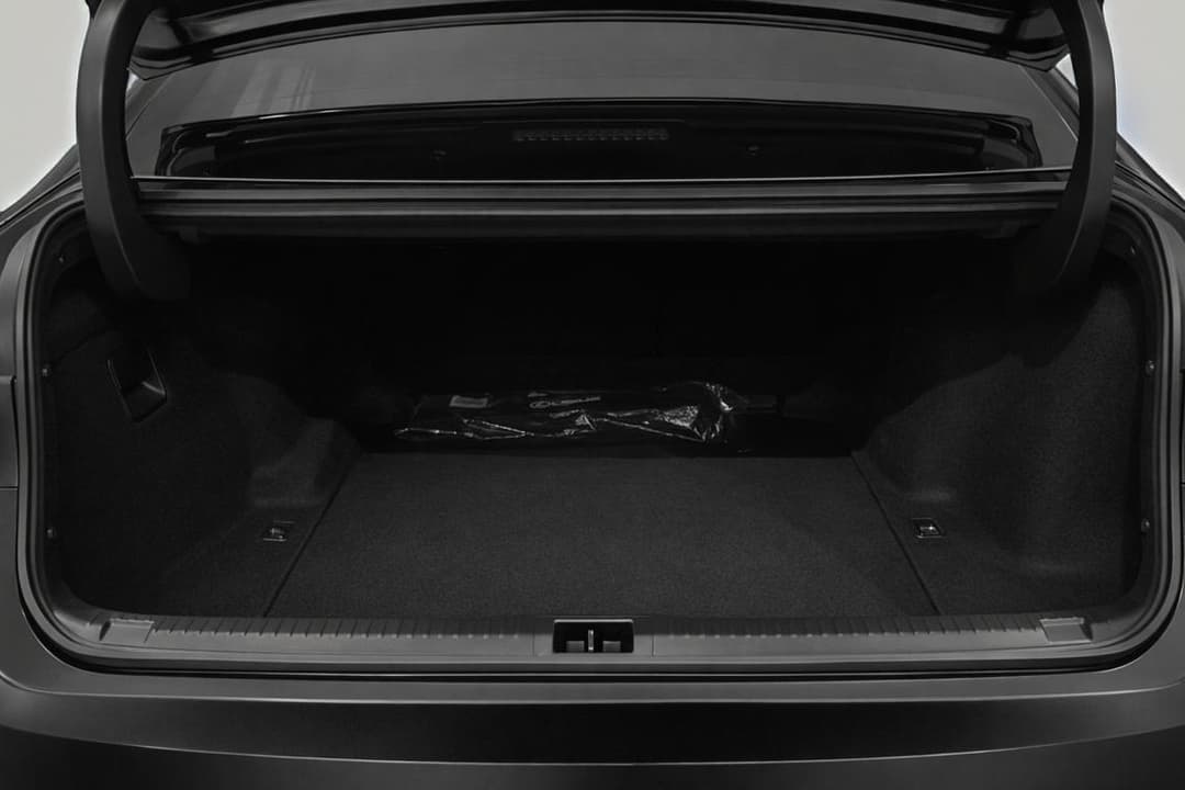 2021 Lexus Is300h Luxury Hybrid, Automatic, 55715 km, Boot Inside View