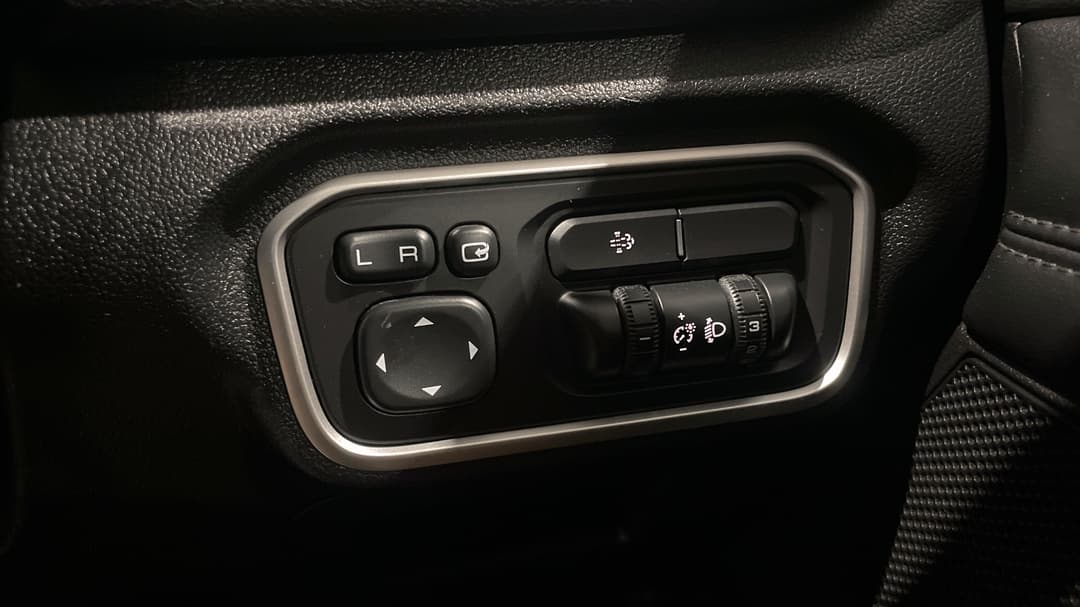 2024 GWM Ute Cannon Vanta (4x4), Automatic, 35340 km, Utility Switches/Buttons