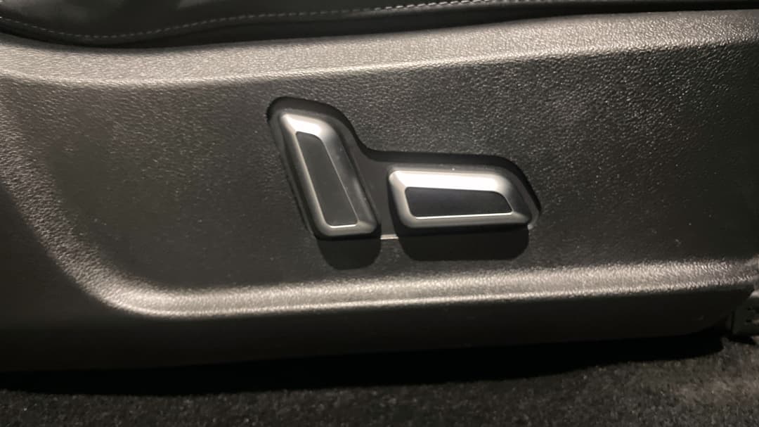 2024 GWM Ute Cannon Vanta (4x4), Automatic, 35340 km, Drivers Side Adjustment Panel