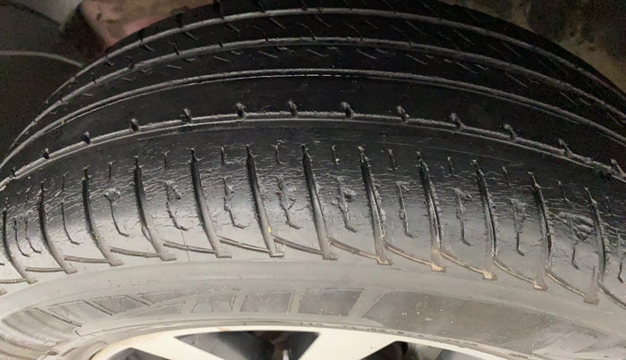 2017 Nissan Terrano XV PREMIUM D, Diesel, Manual, 58,224 km, Left front tyre - Minor crack