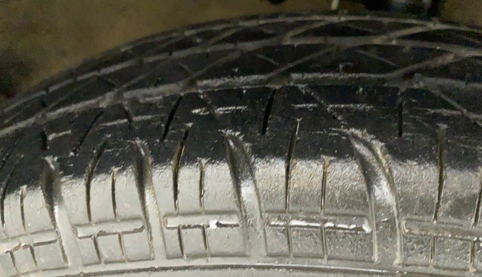 2016 Maruti Swift LXI, Petrol, Manual, 48,565 km, Right Front Tyre Tread