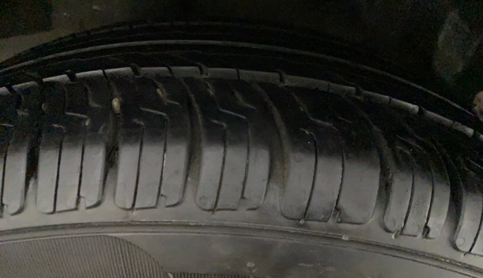 2013 Honda Amaze 1.2L I-VTEC S, Petrol, Manual, 88,948 km, Left Front Tyre Tread