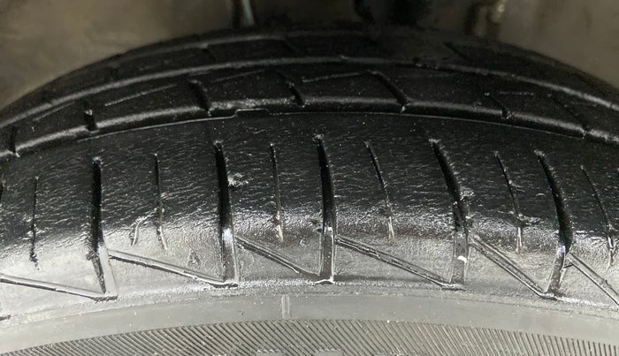 2019 Maruti Alto VXI, Petrol, Manual, 23,012 km, Left Front Tyre Tread