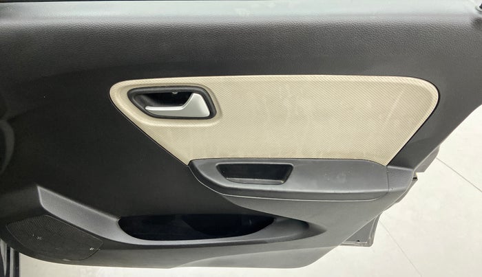 2019 Maruti Alto VXI, Petrol, Manual, 23,012 km, Driver Side Door Panels Control
