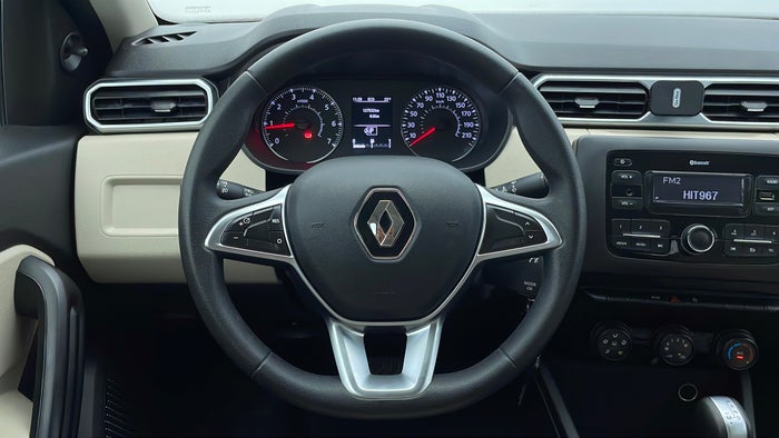 RENAULT DUSTER-Steering Wheel Close-up