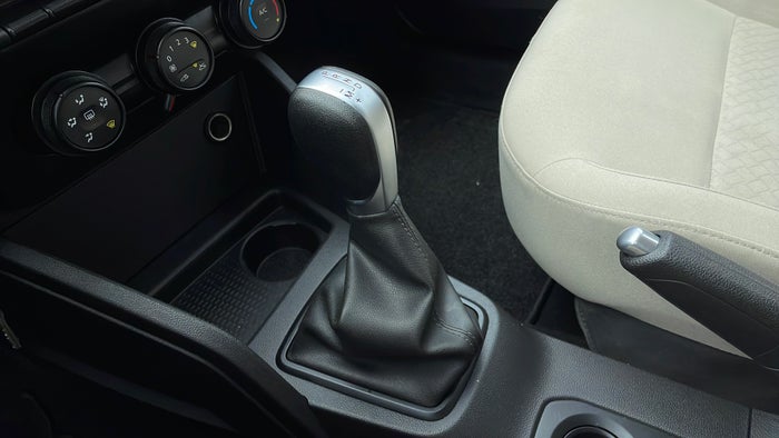 RENAULT DUSTER-Gear Lever