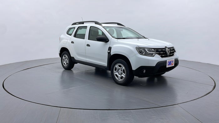 RENAULT DUSTER-Right Front Diagonal (45- Degree) View