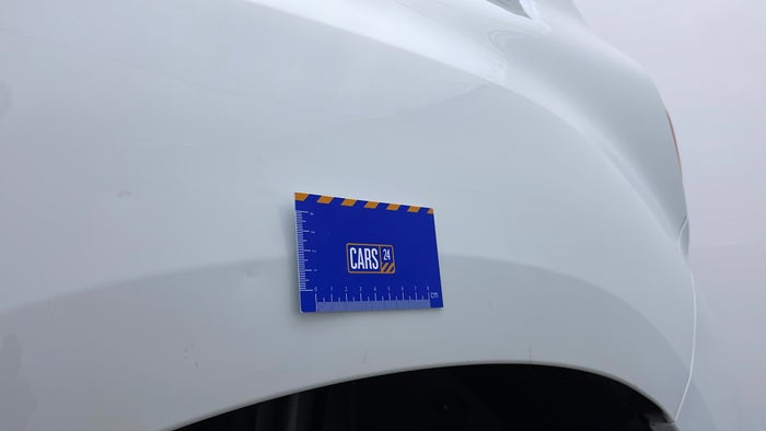 RENAULT DUSTER-Quarter Panel LHS Dent