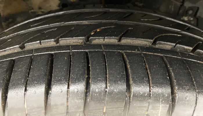 2014 Maruti Ertiga VDI ABS, Diesel, Manual, 63,637 km, Right Front Tyre Tread