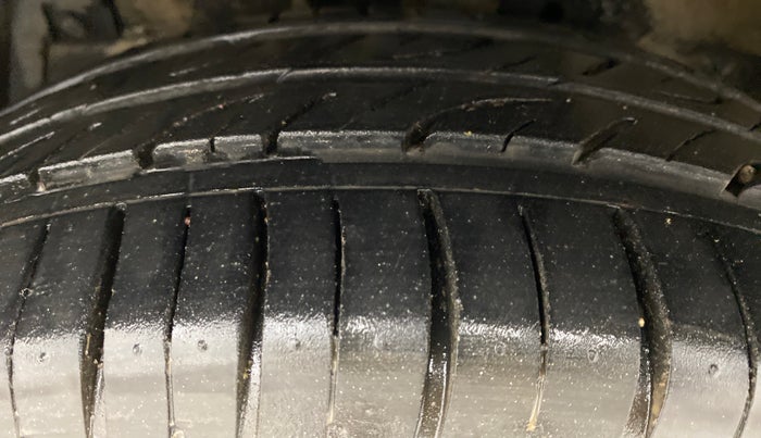2014 Maruti Ertiga VDI ABS, Diesel, Manual, 63,637 km, Left Front Tyre Tread