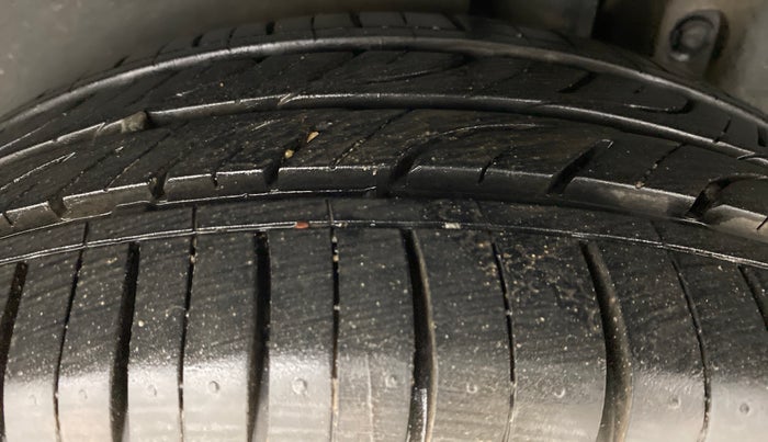 2014 Maruti Ertiga VDI ABS, Diesel, Manual, 63,637 km, Left Rear Tyre Tread