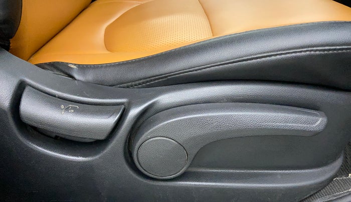 2016 Hyundai Creta S 1.6 PETROL, Petrol, Manual, 78,041 km, Driver Side Adjustment Panel