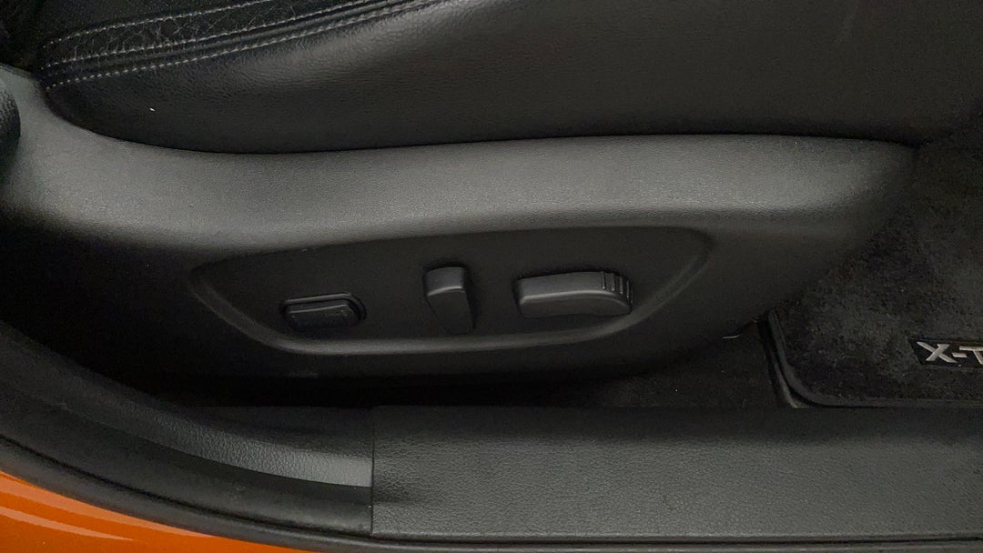 2021 Nissan X-trail St-l (2wd), Automatic, 64578 km, Drivers Side Adjustment Panel