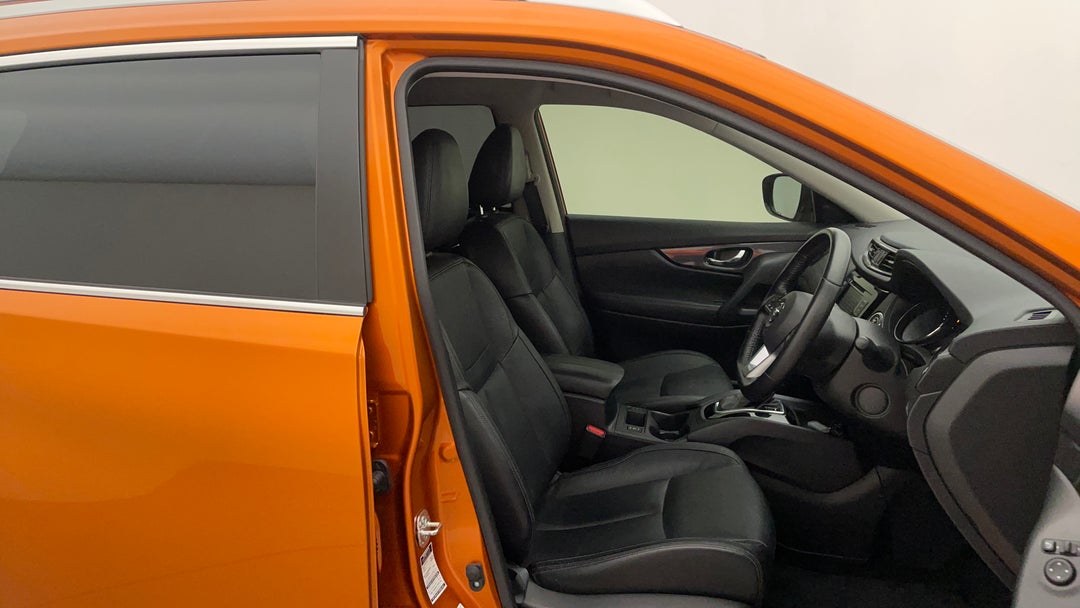 2021 Nissan X-trail St-l (2wd), Automatic, 64578 km, Right Side Front Door Cabin View
