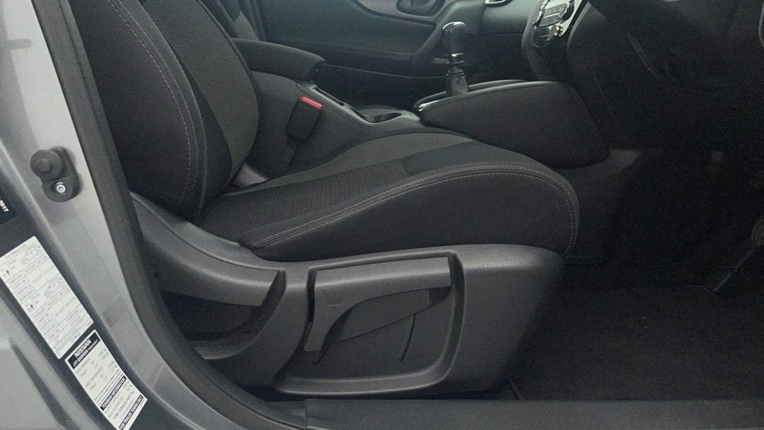 2017 Nissan Qashqai St, Manual, 71953 km, Drivers Side Adjustment Panel