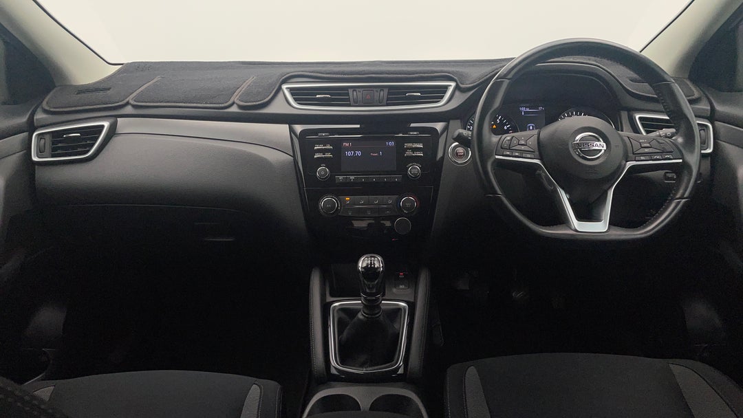 2017 Nissan Qashqai St, Manual, 71953 km, Dashboard View