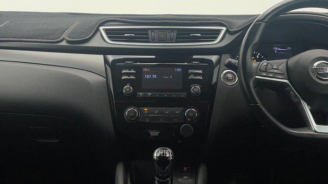 2017 Nissan Qashqai St, Manual, 71953 km, Center Console