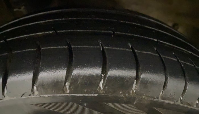 2016 Maruti Alto K10 VXI, Petrol, Manual, 58,850 km, Left Front Tyre Tread