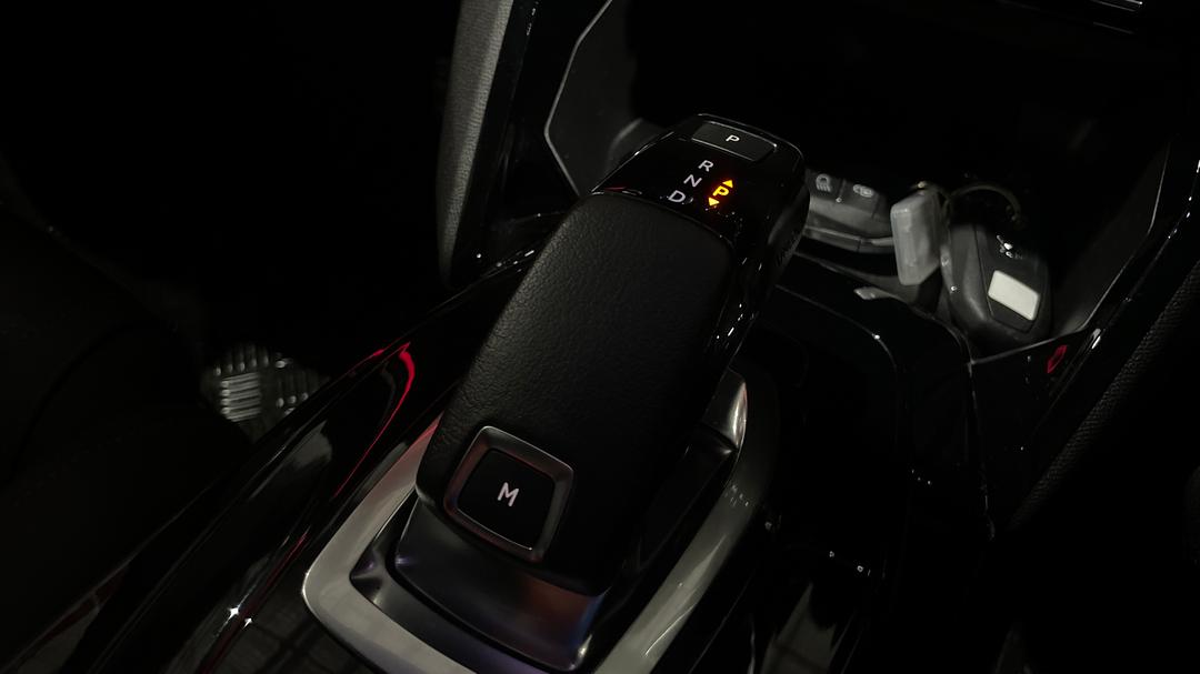 2021 Peugeot 2008 Gt Sport, Automatic, 45493 km, Gear Lever 