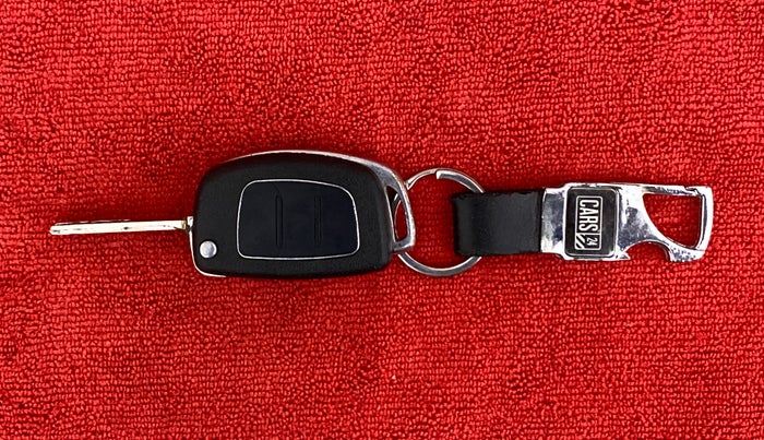 2015 Hyundai Verna FLUIDIC 1.6 CRDI S, Diesel, Manual, 74,936 km, Key Close Up
