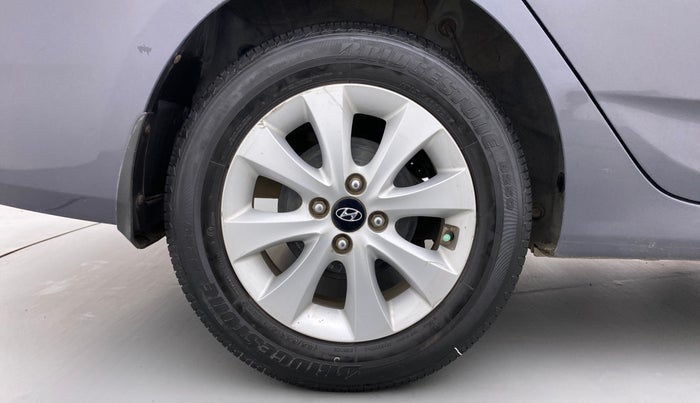 2015 Hyundai Verna FLUIDIC 1.6 CRDI S, Diesel, Manual, 74,936 km, Right Rear Wheel