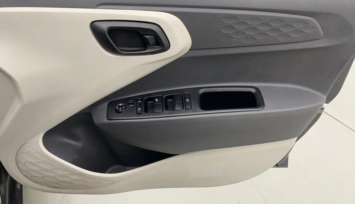 2020 Hyundai AURA S 1.2 CNG, CNG, Manual, 43,410 km, Driver Side Door Panels Control