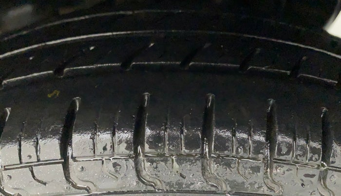 2014 Hyundai Eon ERA +, Petrol, Manual, 17,171 km, Left Rear Tyre Tread