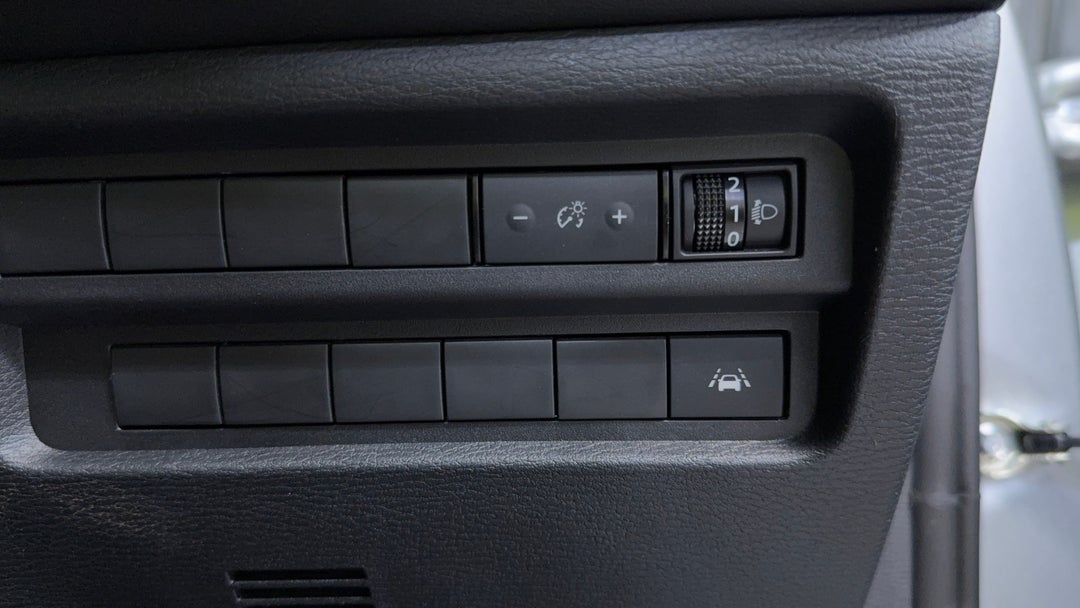 2024 Mitsubishi Outlander Es 7 Seat (2WD), Automatic, 51622 km, Utility Switches/Buttons