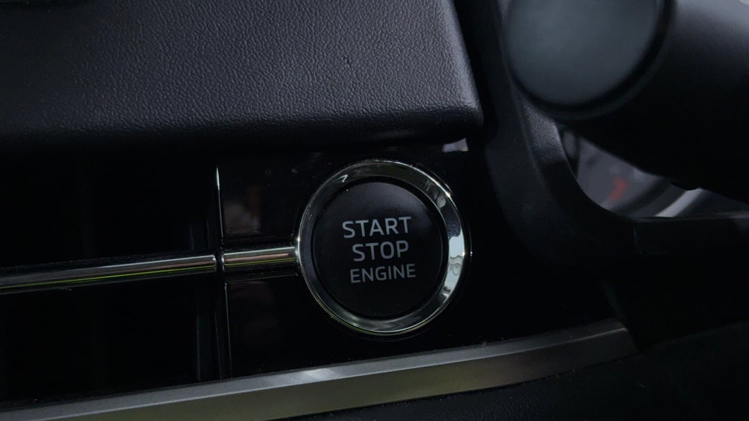 2024 Mitsubishi Outlander Es 7 Seat (2WD), Automatic, 51622 km, Keyless / Button Start