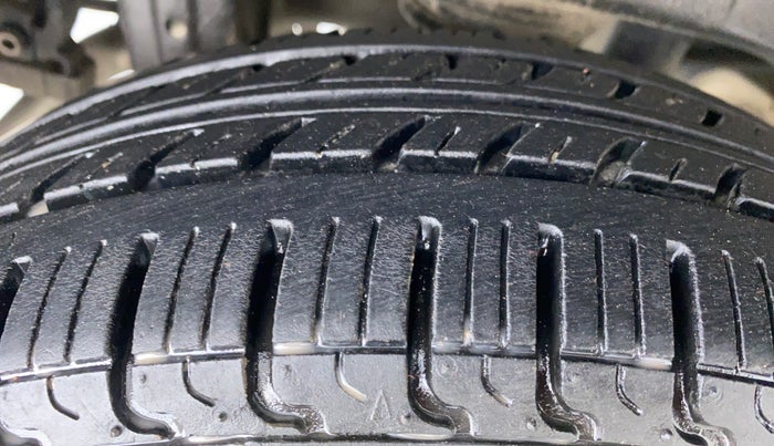 2017 Maruti Alto K10 VXI P, CNG, Manual, 44,573 km, Right Rear Tyre Tread