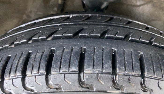 2017 Maruti Alto K10 VXI P, CNG, Manual, 44,573 km, Right Front Tyre Tread