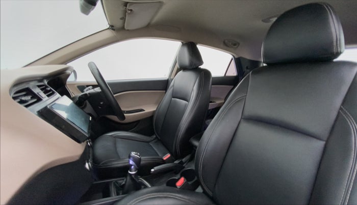 2016 Hyundai Elite i20 ASTA 1.4 CRDI, Diesel, Manual, 1,02,038 km, Right Side Front Door Cabin