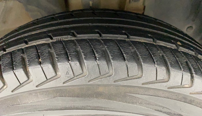 2018 Renault Kwid RXL, Petrol, Manual, 41,259 km, Right Front Tyre Tread