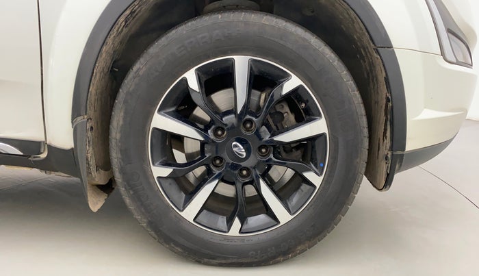 2018 Mahindra XUV500 W11 AT, Diesel, Automatic, 74,191 km, Right Front Wheel