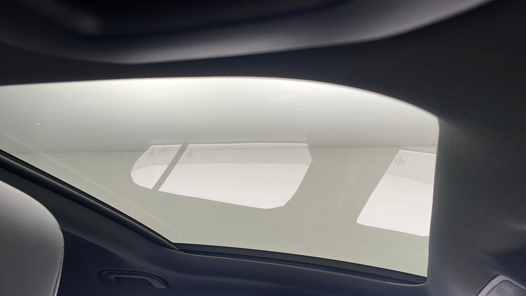 Interior Sunroof/Moonroof