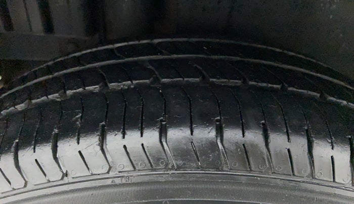 2013 Maruti Swift VDI, Diesel, Manual, 83,143 km, Right Rear Tyre Tread