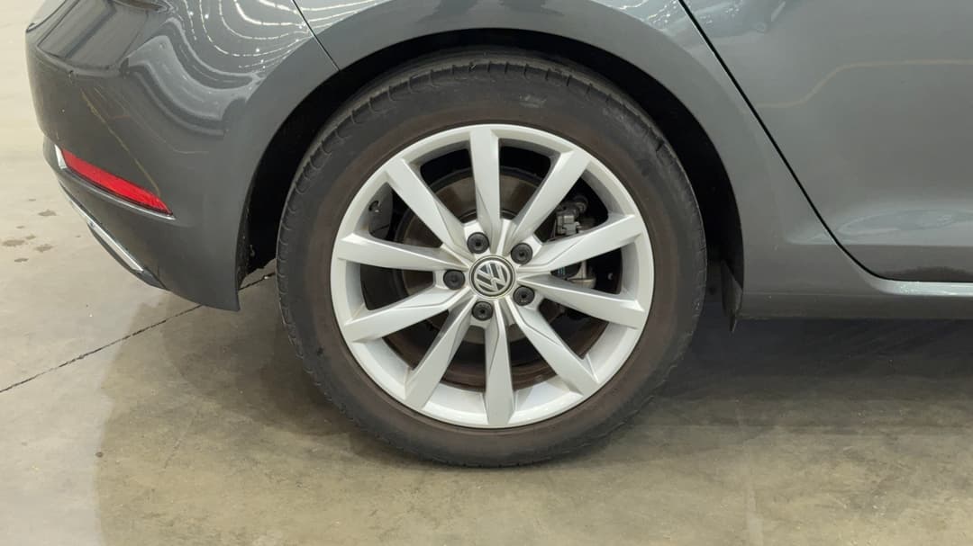 2019 Volkswagen Golf 110 Tsi Comfortline, Automatic, 73536 km, Right Rear Wheel